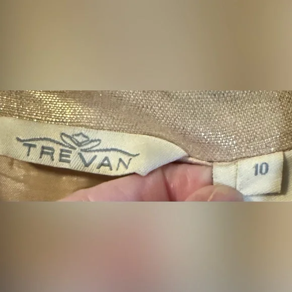 TREVAN Shimmering Gold Linen Women's JACKET - Picture 2 of 4